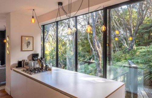 Waiheke Island Casa | Tree Hut Hideaway, Oneroa, Waiheke