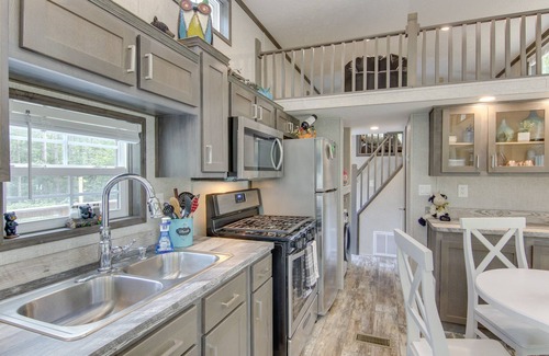 Penrose Cabina | Tree-Lined Cabin w/ Grill in Penrose!