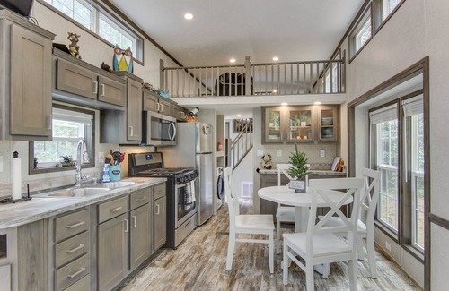 Penrose Cabina | Tree-Lined Cabin w/ Grill in Penrose!