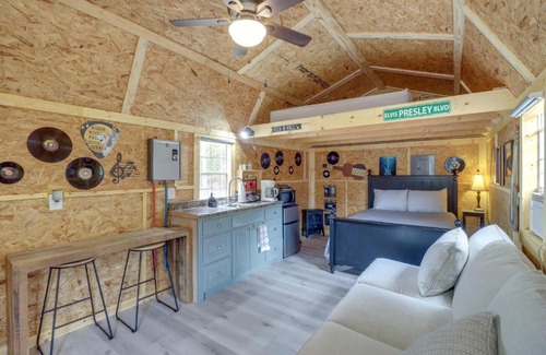 Higden Casa | Tree-Lined Higden Retreat Close to Parks and Trails