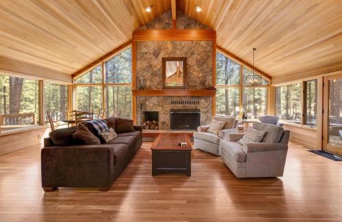 Black Butte Ranch Casa | Tree-lined Paradise
