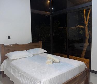 Daniel Flores Apartamento | Tree of Heaven Lodge