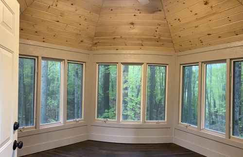 Mancelona Cabaña | Tree Top Cottage on 15 wooded acres