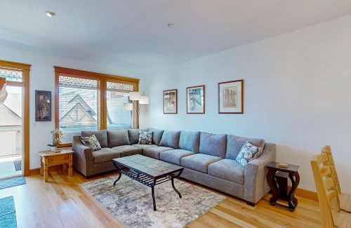 Big White Ski Resort Casa | Tree Tops 03