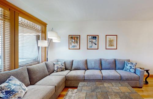 Big White Ski Resort Casa | Tree Tops 03
