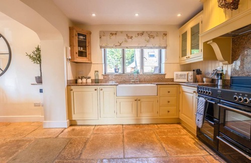 Temple Guiting Casa | Tree Tops House and Garden Cottage