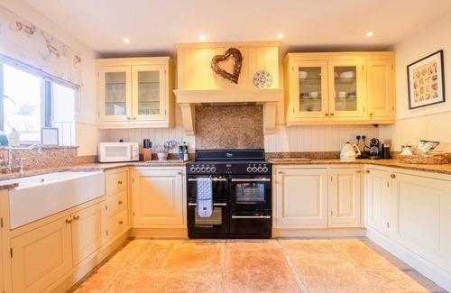 Temple Guiting Casa | Tree Tops House and Garden Cottage