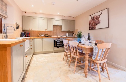 Temple Guiting Casa | Tree Tops House and Garden Cottage