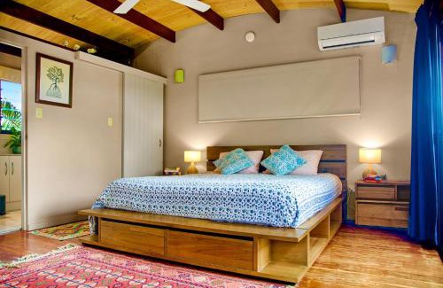 Evans Head Casa | Tree-tops - Luxurious Coastal Villa with Plunge Pool