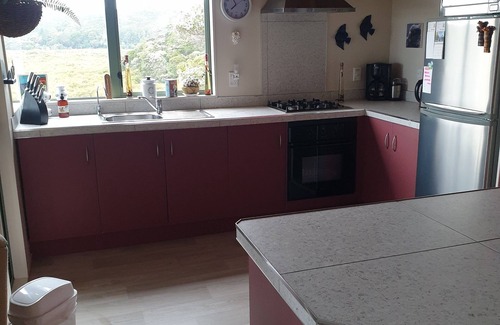 Haruru Casa | Stunning water views..Dogs are welcome free Netflix..close to all amenities..
