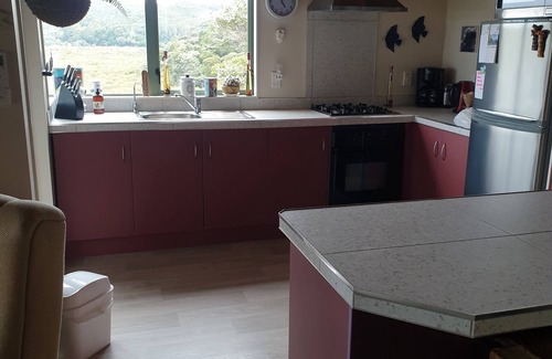 Haruru Casa | Stunning water views..Dogs are welcome free Netflix..close to all amenities..