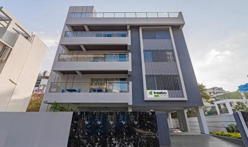 Baner Hotel | Treebo Atithi Comforts Inn