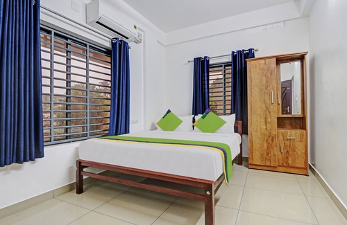 Aluva Casa | Treebo Nirupama, 750m from Aluva Railway station