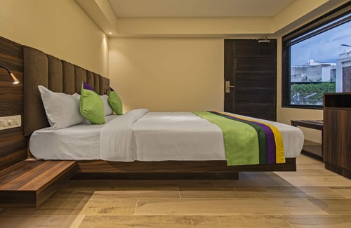 Malviya Nagar Hotel | Treebo Pink City Grand