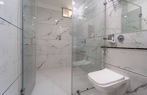 Indore Hotel | Treebo Premium Omni Residency