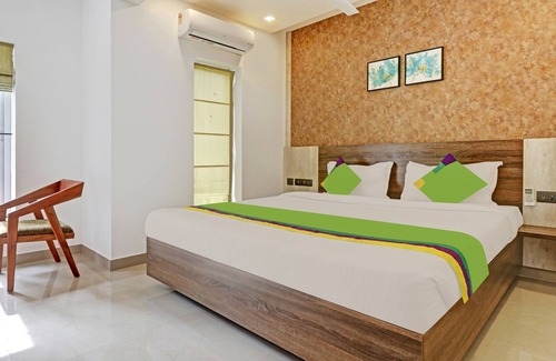 Guruvayur Hotel | Treebo Trend Sreepathi Mayoogha