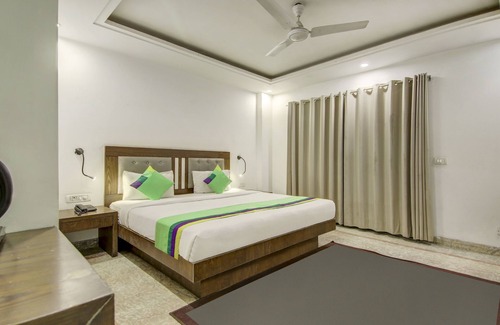 Naraina Hotel | Treebo The Kings Plaza