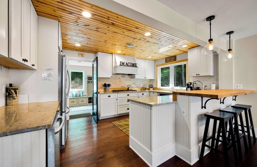 Gills Rock Casa | TREEBROOK Luxury Waterfront 5 BR 3 BA home Stunning Views, Decks, and Fire Pit