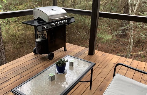 Hattiesburg Cabaña | Treehouse 1/4 mile from the rails to trails
