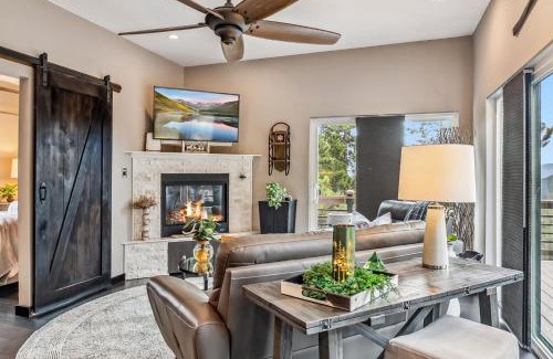 Black Hawk Casa | Treehouse 1BR with Hot Tub home