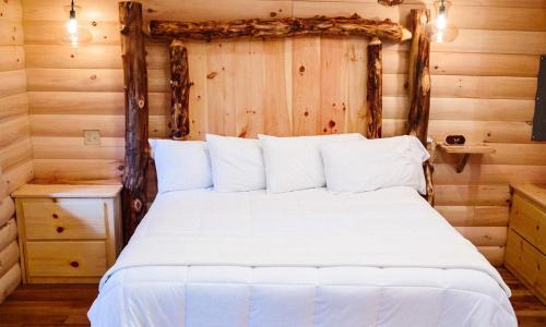 Millersburg Casa | Treehouse #5 by Amish Country Lodging