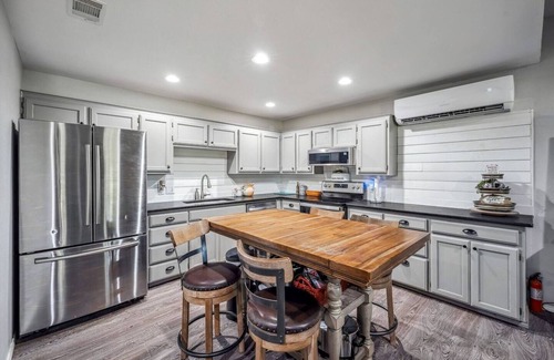 Paluxy Cabina | Treehouse Cabin CedarPoint Cabin