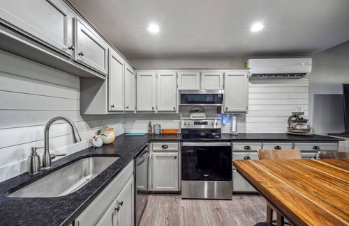 Paluxy Cabina | Treehouse Cabin CedarPoint Cabin