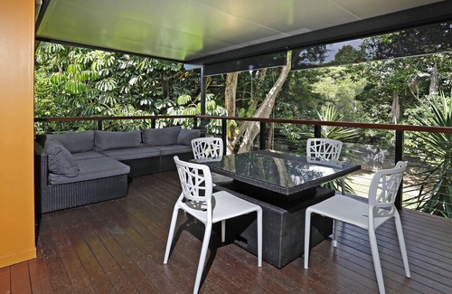 Manunda Casa | Treehouse Close to the City with Private Garden