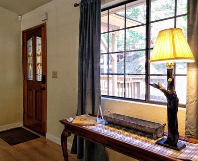 Crestline Casa | Treehouse Cottage
