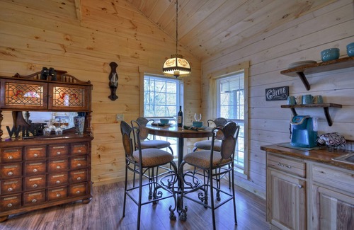 Ellijay Cabaña | Treehouse Ellijay Star5vacations