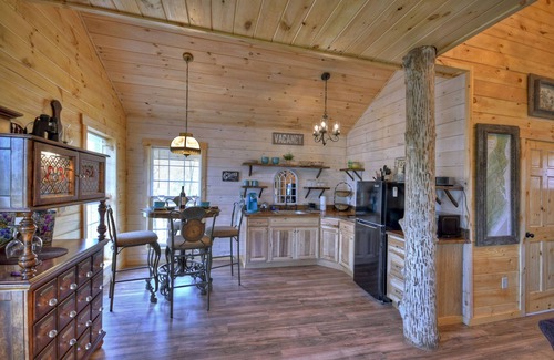 Ellijay Cabaña | Treehouse Ellijay Star5vacations