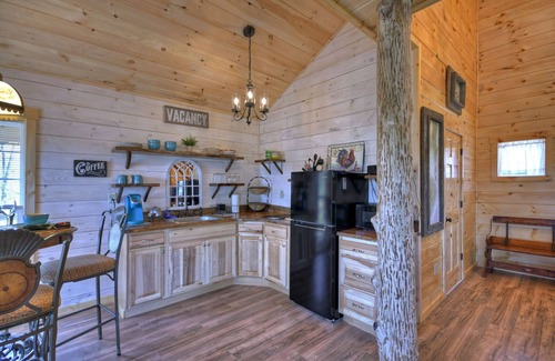Ellijay Cabaña | Treehouse Ellijay Star5vacations