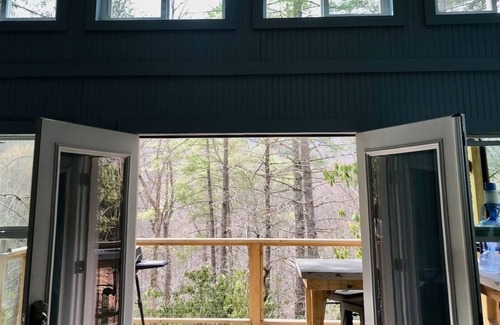 Cosby Cabina | Treehouse Glamping 3 Bordering GSMNP, Off-Grid