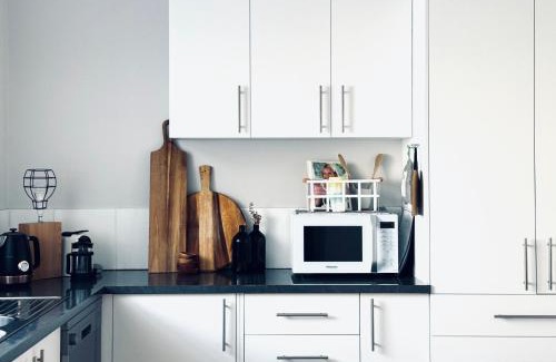 Echuca Apartamento | Treehouse Hideouts - Ground Level - Heygarth House Townhouse - Port of Echuca