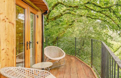 Black Torrington Apartamento | Treehouse In Devon - riverside woodland hideaway