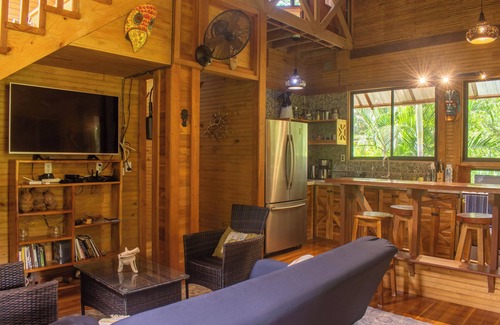 Pavones Casa | Treehouse in the Canopy close to beach - large garden with trails - Pavones wave