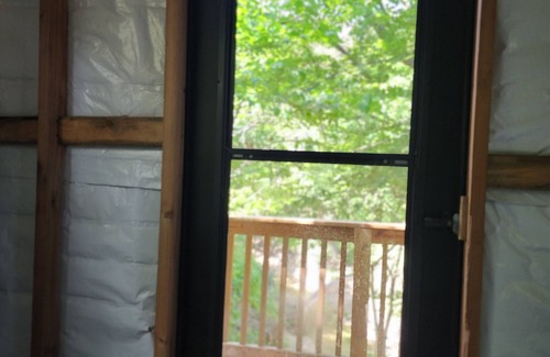 Sherman Cabina | Treehouse on the Creek in Sherman TX. W/ Heat & A/C. A Country getaway !!