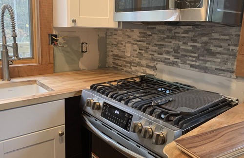 Stockbridge Casa | Treehouse-One of a Kind , AC, tubing, fire table, fire pit, 20 min to Killington