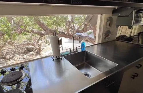 Long Beach Estates Cabina | Treehouse Private Village Bed and Breakfast