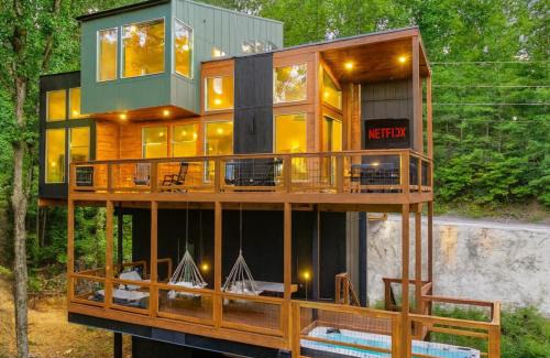 Pittman Center Casa | Treehouse Retreat