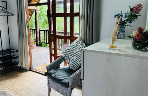 Shongweni Cama Y Desayuno | Treehouse River Lodge