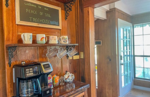 Talisheek Cabina | Treehouse Riverfront Retreat! Unplug & Reconnect