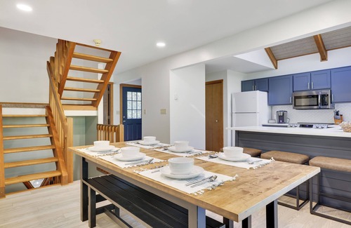 Jim Thorpe Casa | TreeLoft in Jim Thorpe - 4 BA : 3 BR, Each BR w/ Attached Bath!