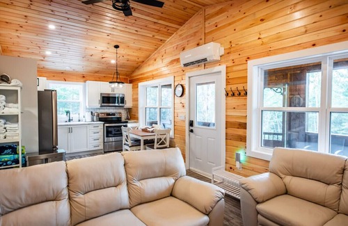 Smiths Corner Casa | Treeside Retreat with Hot tub