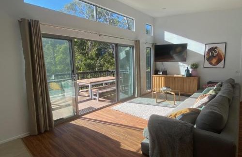 Sawmill Settlement Casa | Treeside View