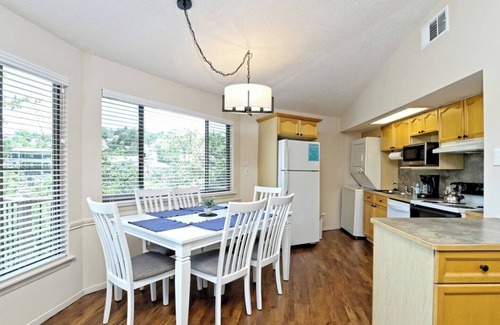 Lakeway Casa | Treehouse Bungalow a pasos del lago Travis, piscina y jacuzzi, junto al puerto deportivo (n. ° 18)
