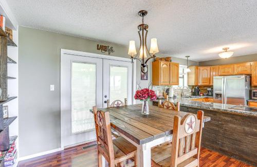 Higden Casa | Treetop Hideaway with Lake Views and Fire Pit!
