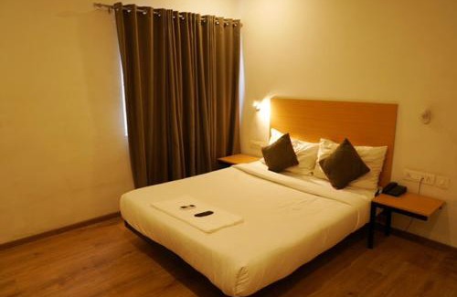 Perambur Purasavakam Hotel | TREETOP INN