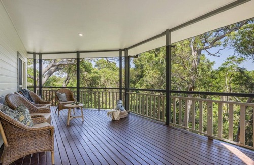 Wooloweyah Casa | TREETOP RETREAT, TOP NOTCH