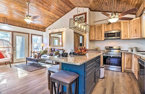 Franklin Casa | Treetop Sanctuary w/ Long-Range Mountain View